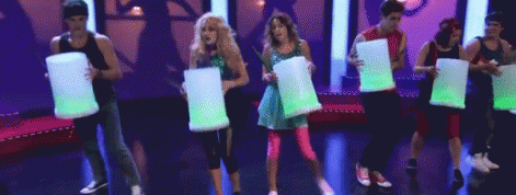 gif_violetta_momento_musical_on_beat_show_final_by_ineeditions-d6b44as.gif
